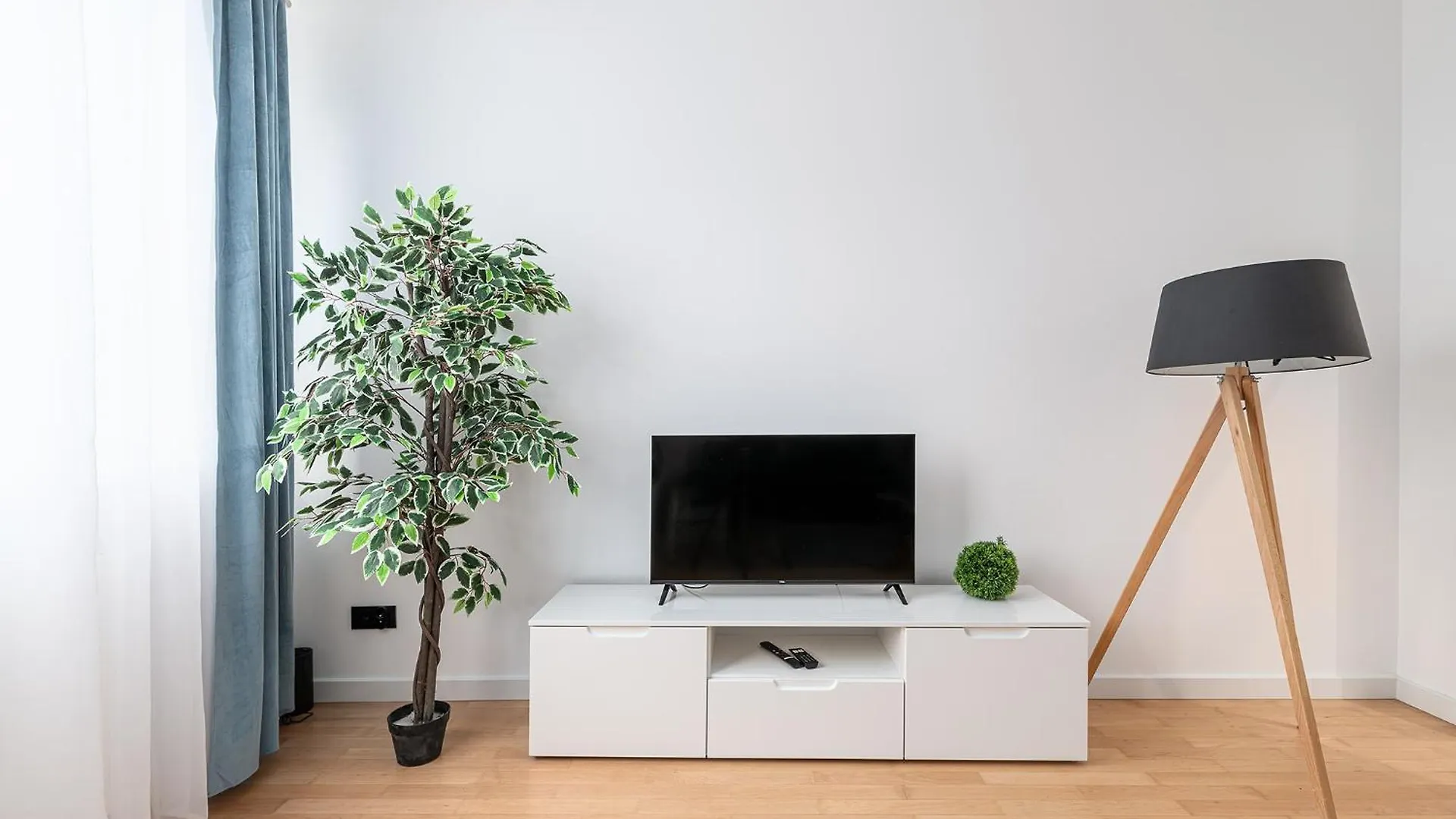 Rentplanet - Apartamenty Domaniewska Warsaw Apartment