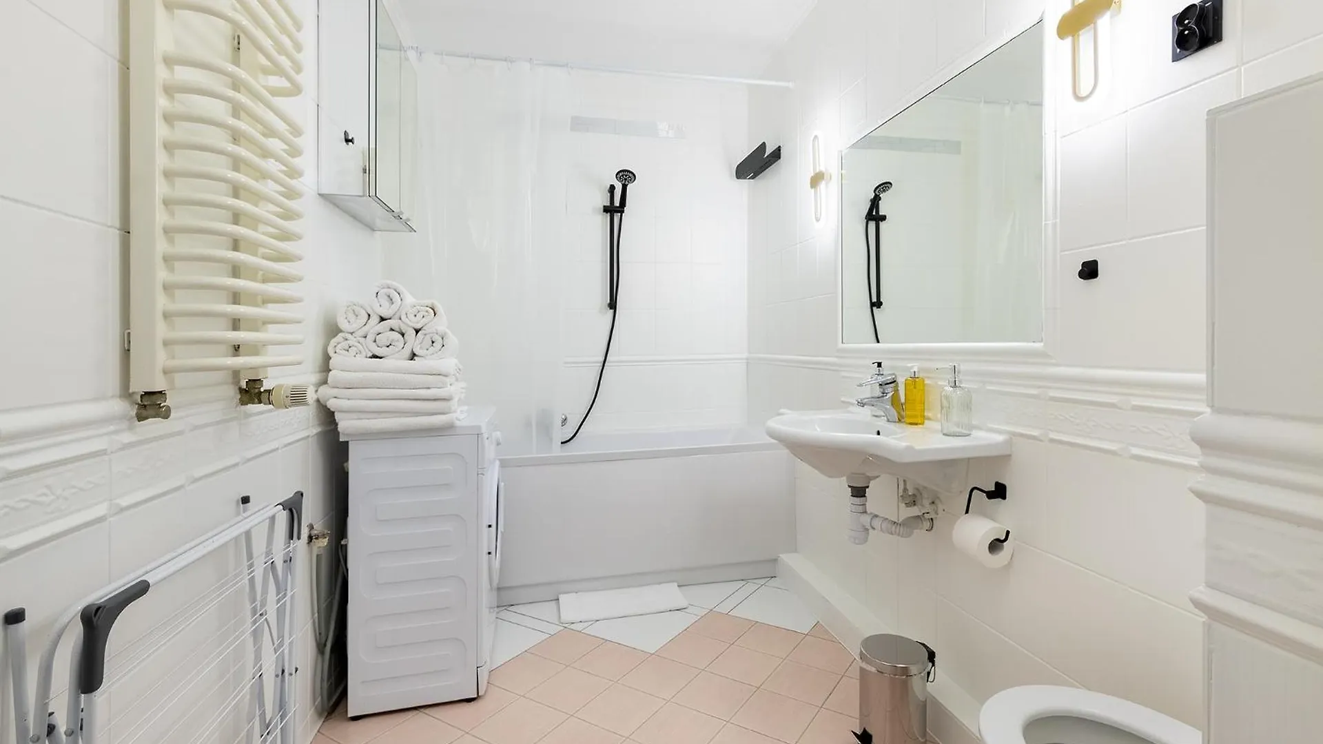 Rentplanet - Apartamenty Domaniewska Warsaw 0*,  Poland